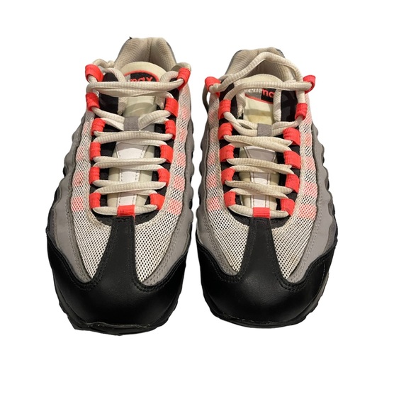 Nike air max 95 black solar red gunsmoke gs size 5.5Y - Picture 1 of 7